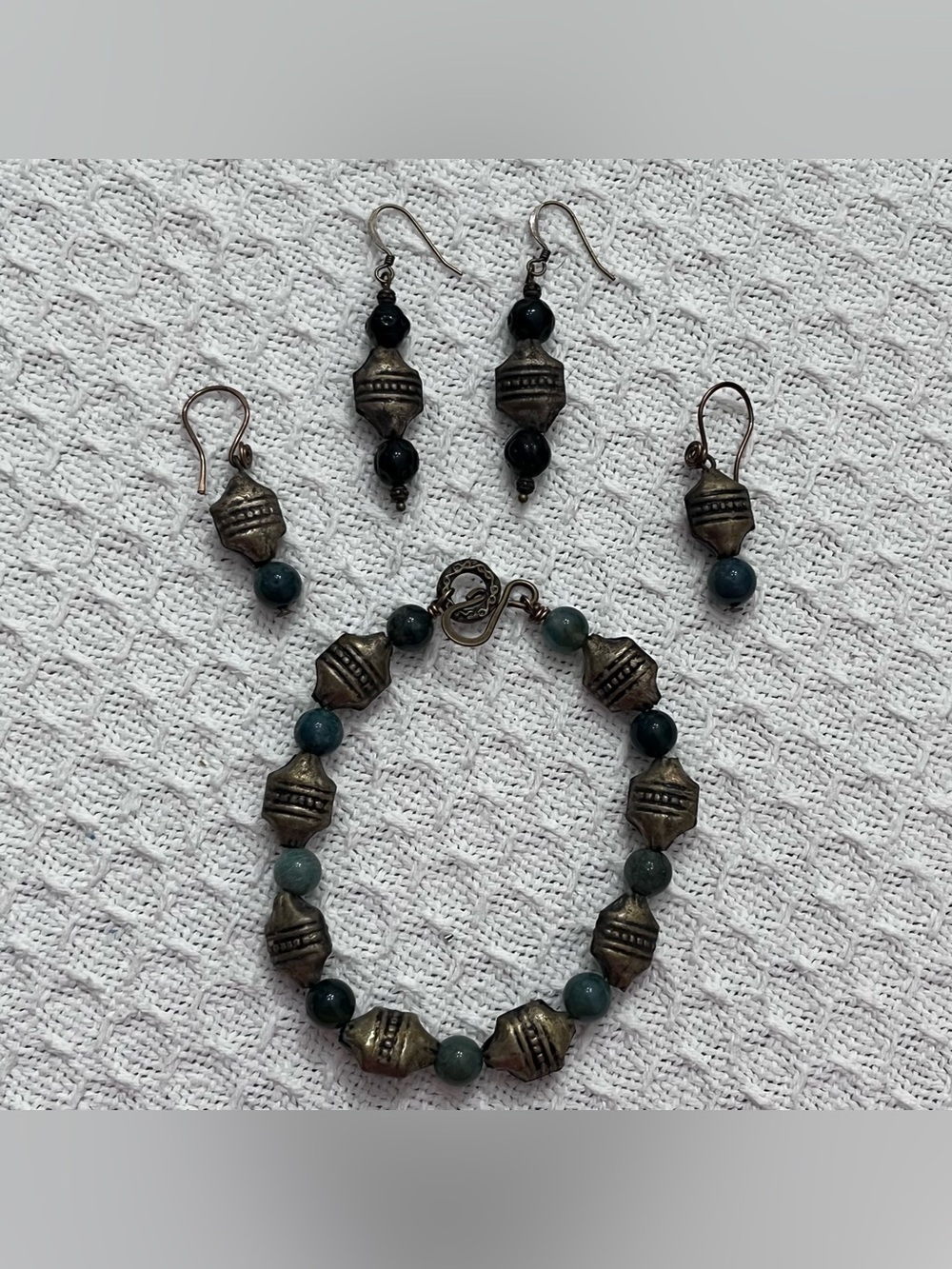 NEW Brass Bead & Green Stone Bracelet + 2 Pairs Earrings